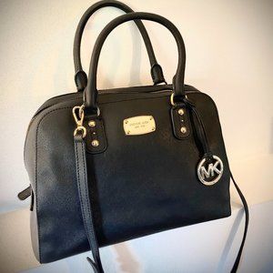 ( Like New) Michael Kors Saffiano Black Satchel